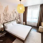 Central Spacious Apartment 806