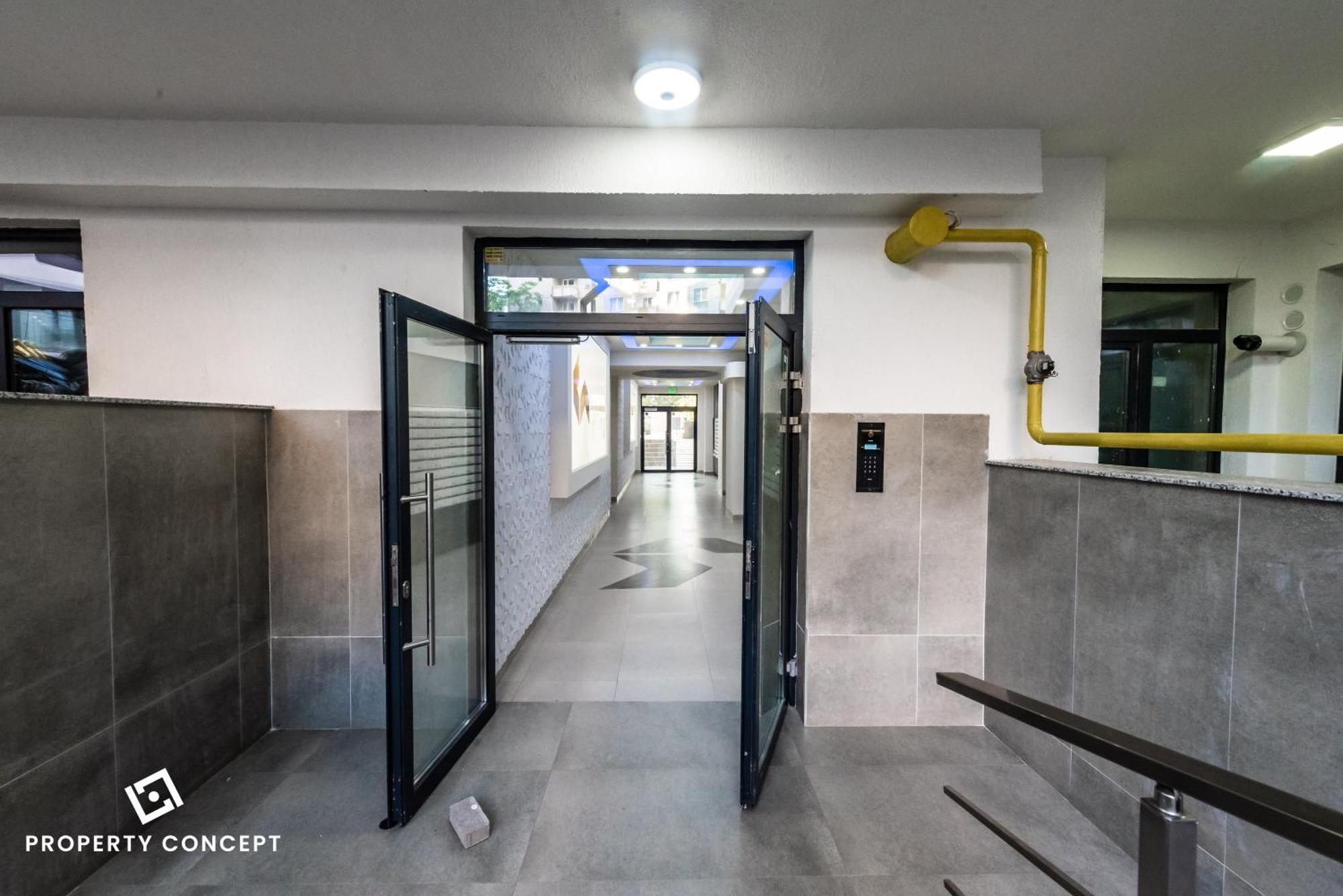 Spacious 806 Apartament *